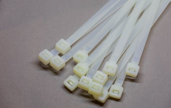 2.5mm x 160mm White Cable Tie 100pcs